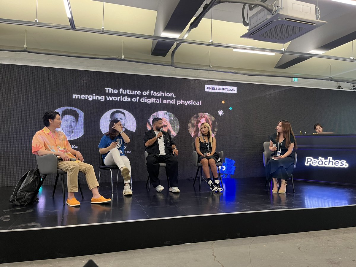 usay_eth's tweet photo. Making meaningful connections at the intersection of fashion and NFTs! 🌐👗 

Thanks to @hello_web3 , I had a blast connecting with @gmoneyNFT @hyperian_yoni and Andy ! 

#NFT  #HelloNFT https://t.co/OTh3cmLQlk