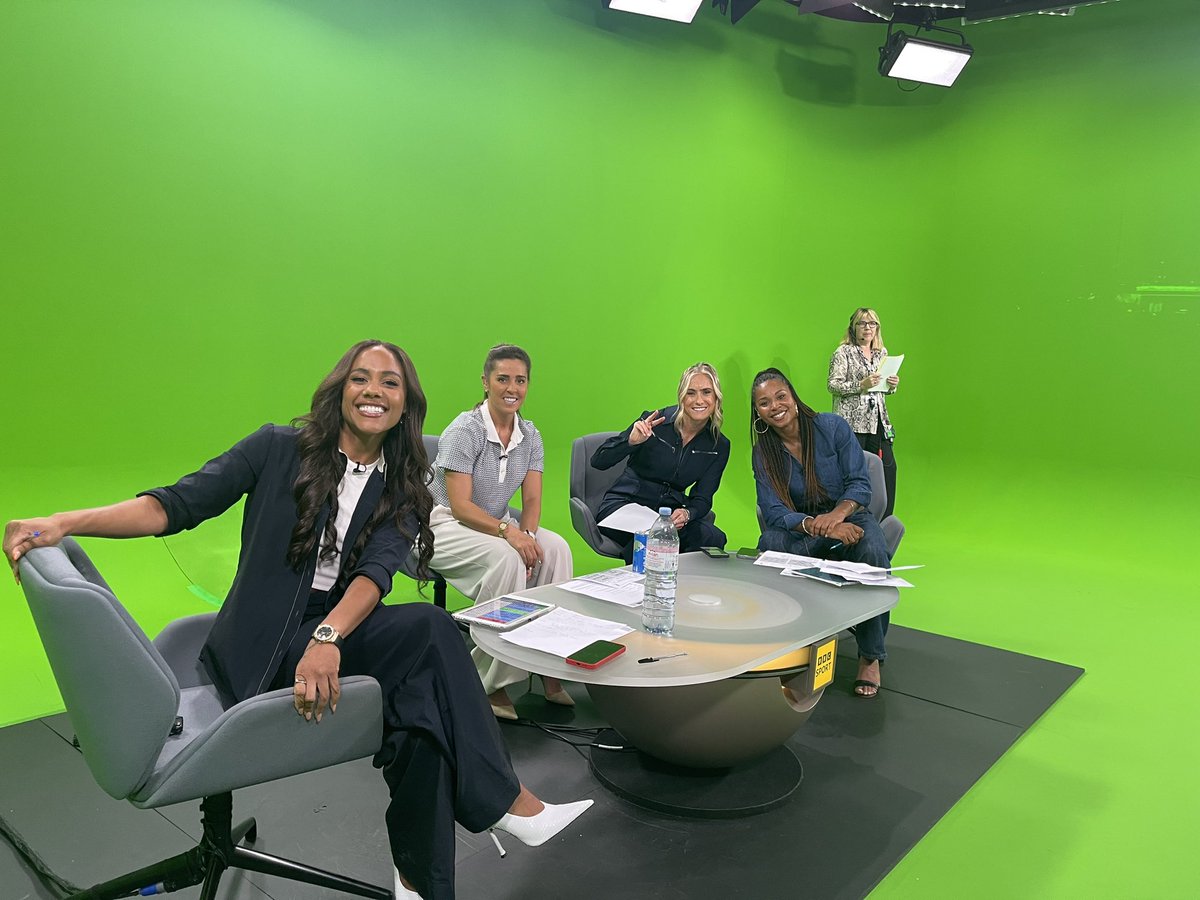 Fun morning in the studio with @eidevall and @NicenNeetz as Sweden 🇸🇪 thrashed Italy 🇮🇹 - then quickly passing the baton on to @AlexScott @fara_williams47 @stephhoughton2 @GeorgesLaura for France 🇫🇷 v 🇧🇷 Brazil. Enjoy!! 🤩 @BBCSport #FIFAWWC #FIFAWomensWorldCup2023