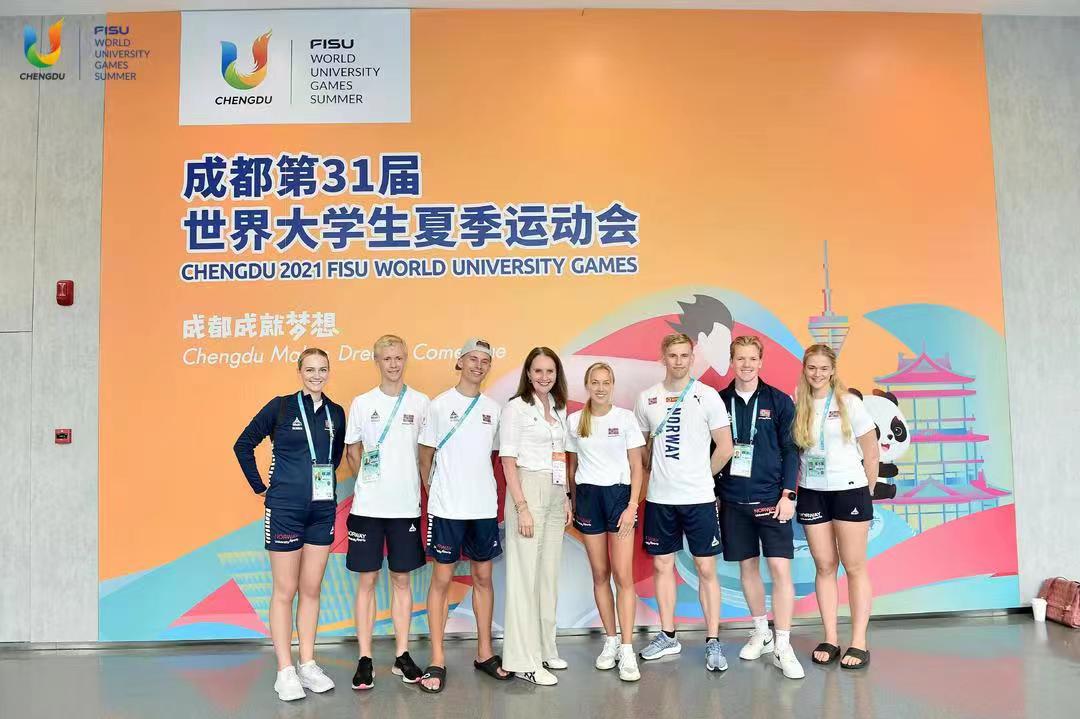 Lin_Nan1's tweet image. 60 officials of ＃embassies and #consulates from 37 countries went to #ChengduFISU2021Games Village to console athletes of their countries and wish them good results in the games.