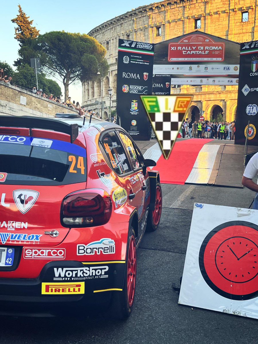 federcronos's tweet photo. A fianco del Colosseo, colorato dalle luci del tramonto e della sera, ieri la PS sul Colle Oppio ha alzato il sipario sul #RallydiRomaCapitale
Dopo una magica serata, stamattina le auto sono partite lungo il Frusinate
#FICr #CIAR #cronos #europeanrally #Cronos @RallydiRoma https://t.co/vms5WjrGGM