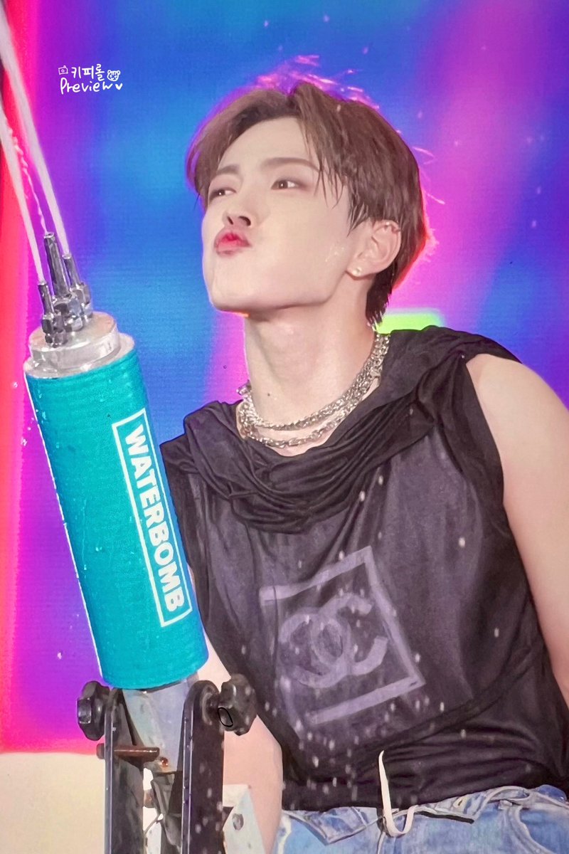 230729 pre 
김폭룡씨 ..
즐거우셨는지 .. 
저는오장육부까지 물이 다 찼습니다 .. 
ᵕ̩̩ㅅᵕ̩̩💦👍🏻
#홍중 #HONGJOONG #에이티즈 #ATEEZ #당연한건없어