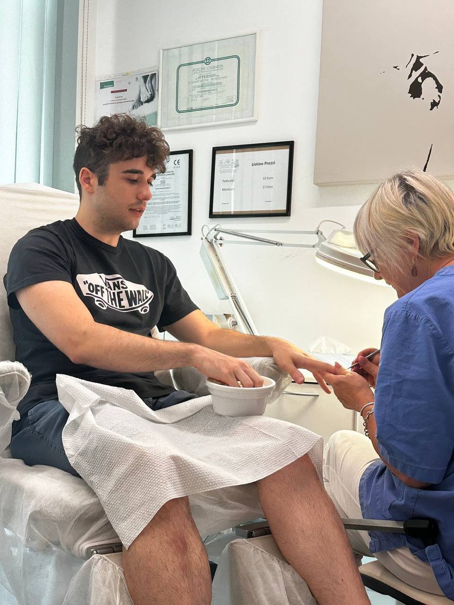 Il suo segreto? Non potreste mai immaginarvi la truce realtà dietro le sue mani.