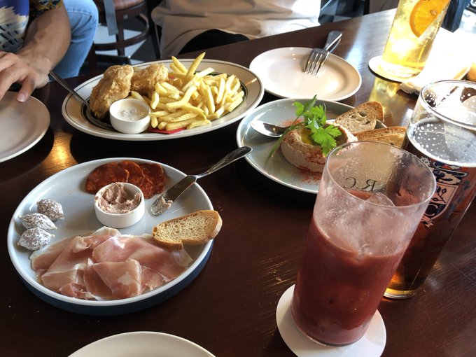 念願のローズ&クラウンにて。 