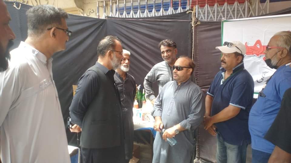 TmcModelColony's tweet photo. چیئرمین ٹاؤن میونسپل کارپوریشن ماڈل کالونی ظفر احمد خان نے وائس چیئرمین فیصل باسط کے ہمراہ TMC MODEL COLONY کی جانب سے لگائے جانے والے مختلف میڈیکل کیمپس کا دورہ کیا اور انتظامات اور موقع پر آنے والے عزاداران کو فوری فرسٹ ایڈ میڈیکل سہولیات کا جائزہ لیا۔
#TmcModelColony https://t.co/3FPG8xB7Gy
