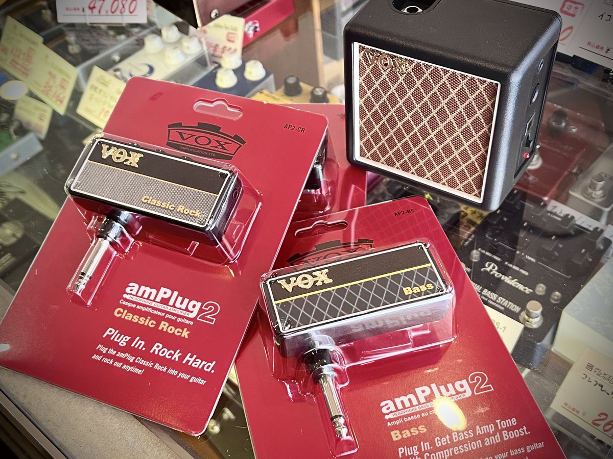 gakkido's tweet photo. 【VOXアンプラグ２入荷】本体をギターに直接挿して、ヘッドホンを用意すれば準備完了。臨場感溢れる本格的なアンプ・サウンドで練習できます。
エレキ用のClassicRock、ベース用、そしてキャビネットがございます♪ https://t.co/MCA9rq9lPz