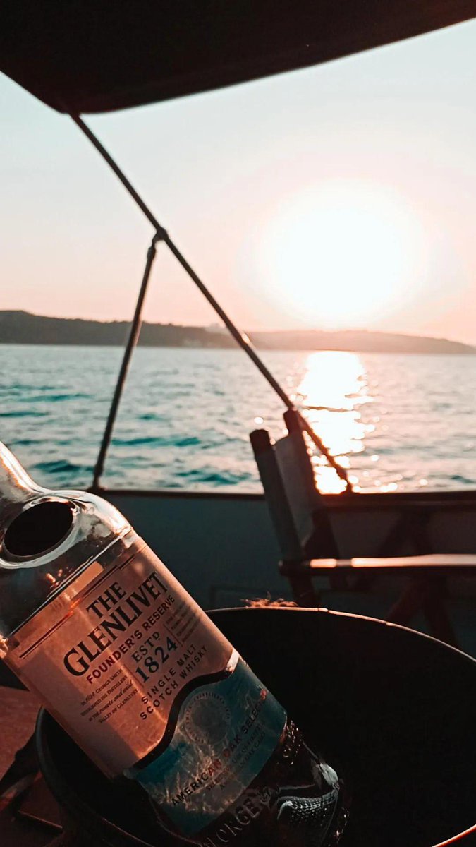 Unutulmaz bir günbatımı deneyimi için masamıza bekliyoruz☀️🥃

#yatkiralama #teknekiralama #istanbulyatkiralama #yatkiralamafiyatları #yatkiralamaistanbul #kiraliktekne #boğazdayatkiralama #lüksyatkiralama #boat #yacht #yachtrental #boatrental #bosphoruscruise #dinner #corporate