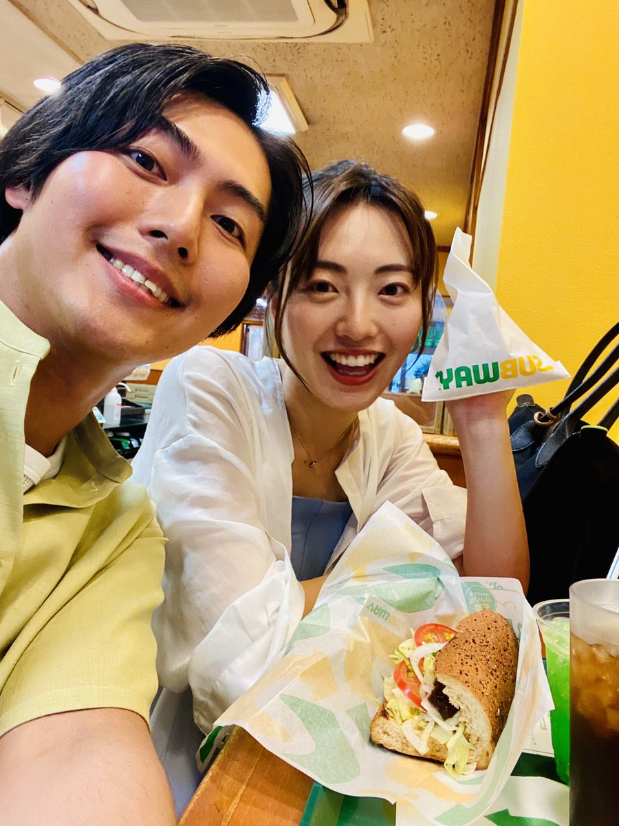 myumehitom's tweet photo. #chenon #シュノン
#しんめぐメンバー
いつもファンサがすごく良くて、沢山嬉しい言葉をかけてくれるので、夫婦共々鼻の下が伸びまくり!笑
メンバーの方ともばったり遭遇してお話しできて楽しかったなあ〜!
#サブウェイ #subway https://t.co/HKY2G9Sfdz