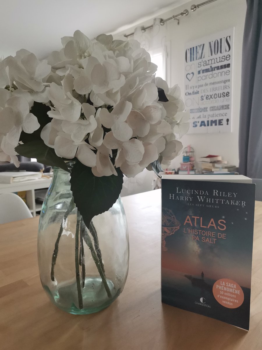 🌼 Bonjour, comment allez-vous 🌼

J'ai l'immense plaisir de vous parler de ma dernière lecture, un récit que j'attendais impatiemment : 

Le dernier tome de la Saga des Sept soeurs : 
ATLAS l'histoire de Pa Salt de Lucinda Riley et Harry Whittaker 🧡

instagram.com/p/CvRwNtwOpiM/…