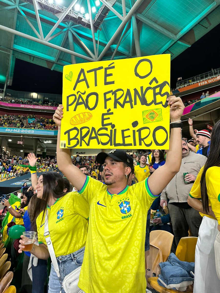 dibradoras's tweet photo. HAJAAHAHAHAHAAHAHAH BOM DEMAIS!!!!! VAMO, MEU BRASAAAAAA!!!!!! #BRA #FRA #FIFAWWC https://t.co/ZpzQrcQX50