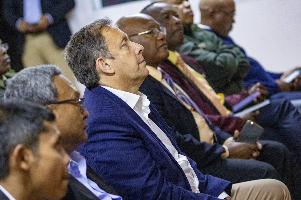 DebordFrederic's tweet photo. Akory aby Manakara ! Le Wifiber, l'internet très haut débit de @orange_mg est désormais disponible à Manakara pour booster l'énorme potentialité économique de la région. Merci pour l'accueil, merci pour les échanges de vive voix ! #MiaraTafa https://t.co/6oFo6rTvaD