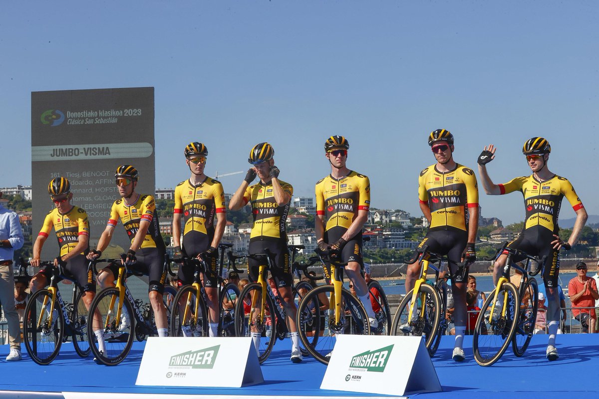 🇪🇸 #Klasikoa2023 

Our team for today's classic. ☀️