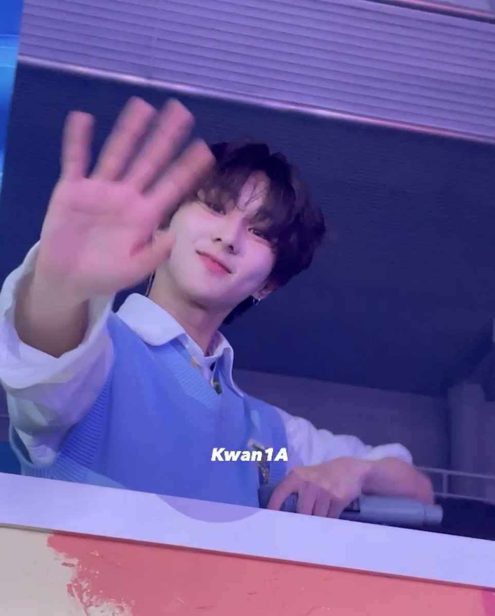 Kwan1A's tweet photo. JUNGWON 😭🤍🤍🤍🤍🤍😭😭🤍 https://t.co/y96r2uWS66