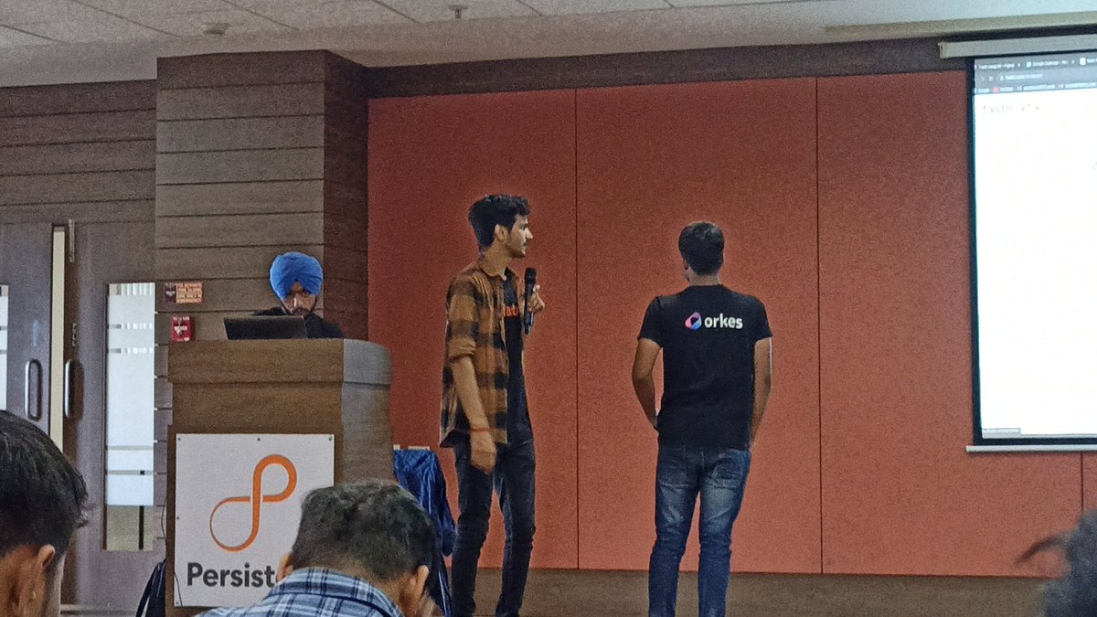 abingeorge2107's tweet photo. This guy must be thinking:" aise mauko meh humesha meh hi kyu phas jata hu 🥺🥲" 
@fastn_stack 
#fastn #fastnroadshow #fastnNagpur #fastnroadshowNagpur #fastnAndCurious #roadshow https://t.co/ULLLXZkriL