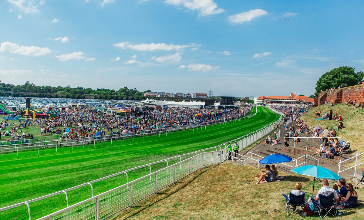 ChesterRaces's tweet image. IT'S COMPETITION TIME🚨

Would you like to WIN 4x Roodee Tickets for Family Day 2023, along with a stay in our on-site hotel, the Holiday Inn Express on Saturday 5th August?

To Enter:
LIKE and SHARE this post
Tag a friend!

Competition closes at 9am 02/08/23.
