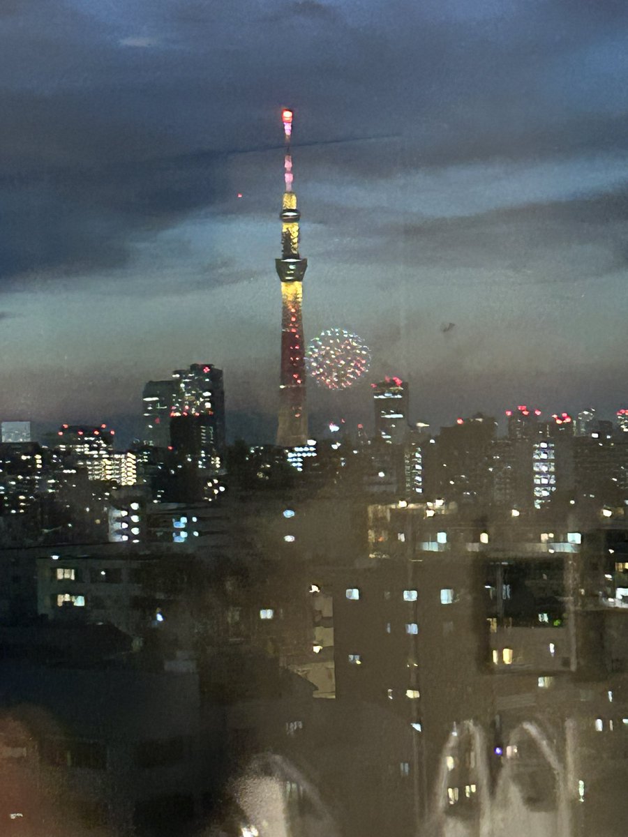 okey__dokey's tweet photo. 家から花火見えた https://t.co/5l2bU8FQLA