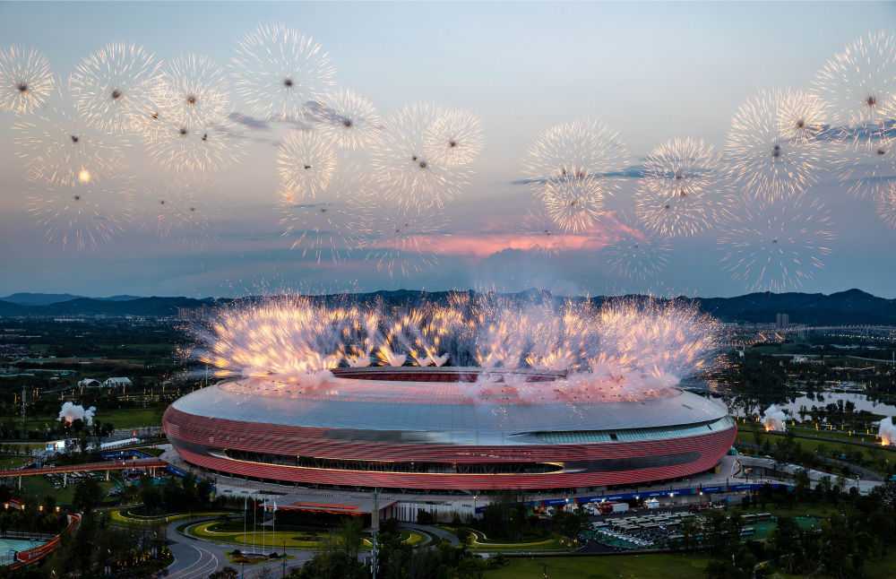 Skiing_China's tweet photo. 成都大运会开幕式焰火在空中绽放 #白山松水喝彩大运 #china #jilin #每日一吉 #大运会 https://t.co/Zgnr5rbD4J