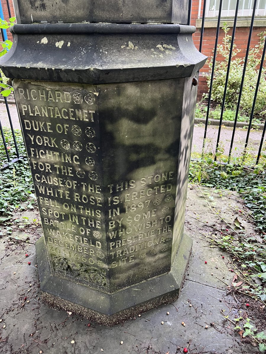 Monument for Richard Duke of York, Sandal. Is this a monument for a man fighting a righteous cause or a traitor to the crown? #houseofyork #dukeofyork