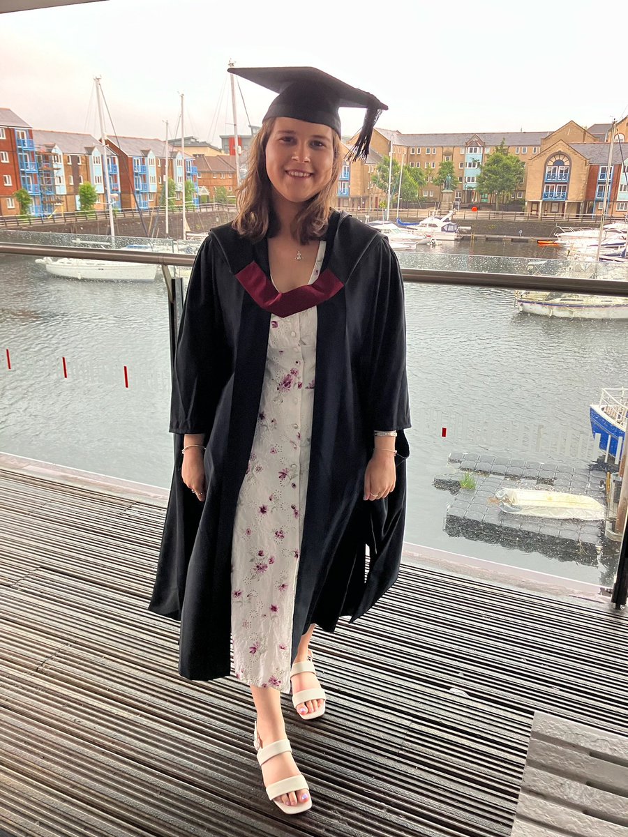 After the best year doing my PGCE, I graduated!! Looking forward to the future 👩‍🎓 🍾