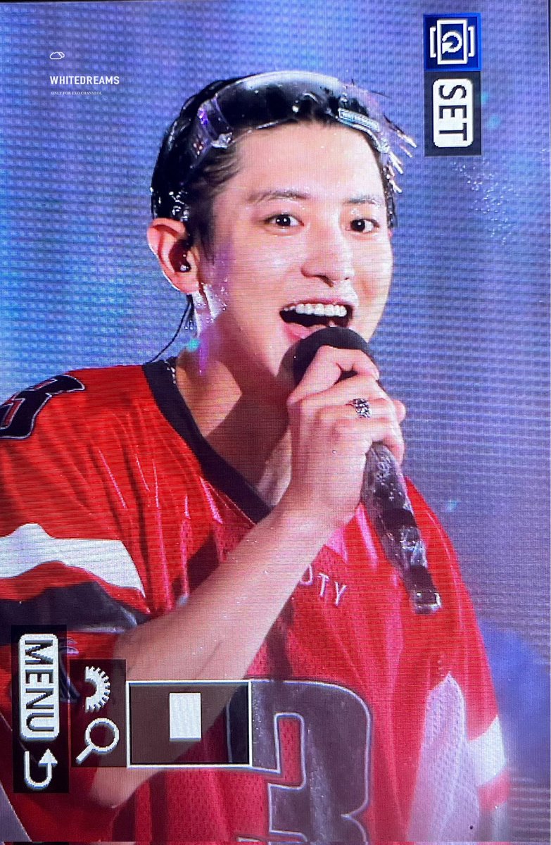 CXB_6104_'s tweet photo. Other artist at waterbomb: 🥵♨️🔥💦💦🥵🖤👅🔥♨️🌡️🥵🥵

Chanyeol at waterbomb: 🐶💦🐾🥹🥰🥺💞😘😁♥️❣️💖💞 https://t.co/wR9Ds0VDtF