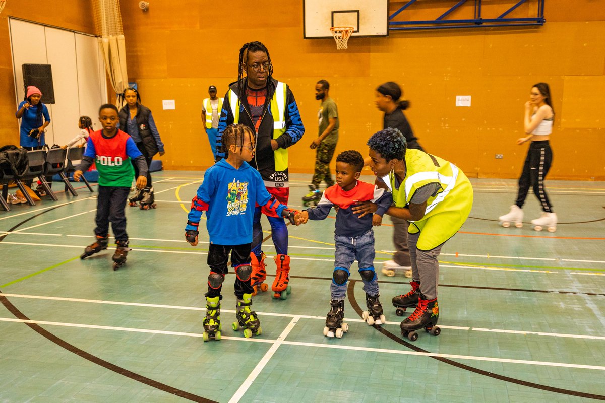 jamSpeedRollers's tweet image. JamSpeedRollers winter indoor community skating recap. Picture by @RolandRamanan
Thank you for capturing🙏🏽

#community #jamskate #activecommunity #rollerdisco #quadskates #goodvibes #inlineskating #se1 #familyskate