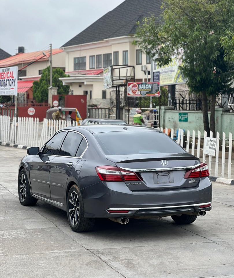 Todays deal!!

Honda Accord Full option 

2014 
 6.5m
Abuja