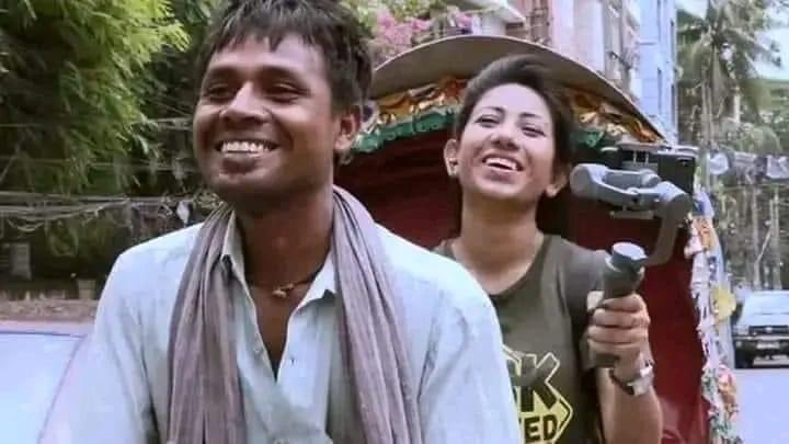 বাস্তবতা
ছেলেটা এসএসসি পরীক্ষার
রেজাল্টে সে A+ পেয়েছে
ফেরার পথে রিক্সায় উঠে রিক্সাওয়ালাকে বললো, আজ আমার লাইফের সবচেয়ে বড় স্বপ্ন টা পূরণ হলো! আমিA+ পেলাম
পেছন ফিরে রিক্সা ওয়ালা বললো
আমি রফীক আলী। Golden A+ ২০১৩ batch.
রেজাল্ট কখনও কারো ভবিষ্যত নির্ধারণ করতে পারে না।