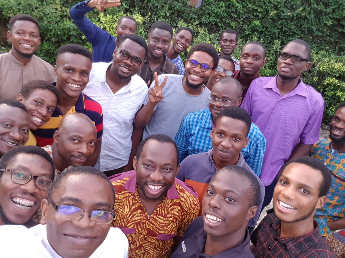 IsiuwaStudy's tweet photo. "The Bioethics session was a success! 🌿💙 The speaker discussed the emergence of bioethics and its philosophical principles. Emphasizing the intrinsic dignity of human beings, they stressed the sacredness of life and the need to protect it from harm. https://t.co/L6R00wLyMe