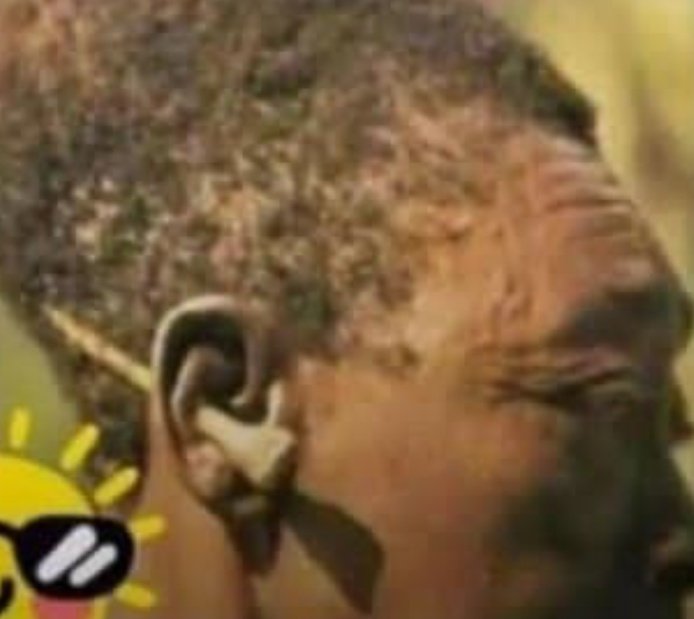 Jasleen1_'s tweet photo. @imihigo_turiko Menya amateka Magorwa epimaque umunyarwanda wa mbere wavuniye ibiti mu matwi.
#Menyamateka https://t.co/nqtWXfgNeq