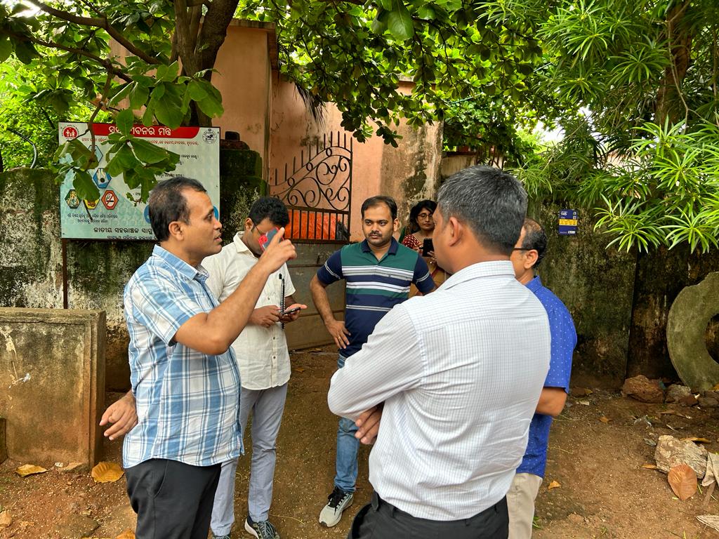 KalingaYuva's tweet photo. We Kalinga yuva sena, guided honorable collector sir of khordha district to our primary school, Patia!!
Have some discussion regarding the development of the school and society
Such a humble and honest personality he was!
@DMKhordha @DUDA_Khordha @CKhordha @KhordhaSub @5tKhordha https://t.co/MOnn27hyVf