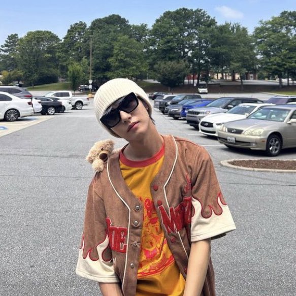 bearbaechan's tweet photo. ถามคำเดียว ตู้เสื้อผ้าเดียวกันปะ เห้อๆ มีแต่พวกแฟนกันเท่านั้นแหละ ที่จะเสื้อคู่กัน ดงเหรินเว่อมาก https://t.co/ZZol83wTkc