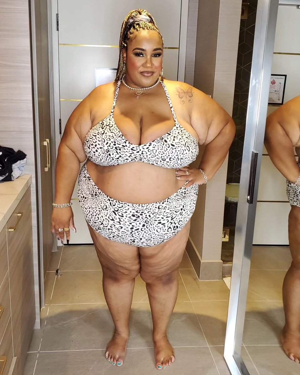 DIVATEETEE's tweet photo. LOVING THIS BIKINI
#PLUSSIZEFASHION #PLUSSIZE #DIVATEETEE #TIFFANYMONIQUE https://t.co/uGJoKz0Nxq