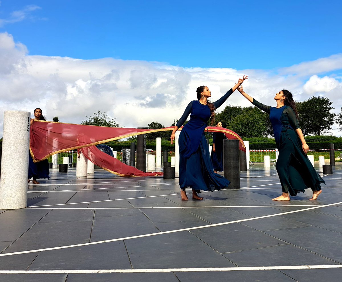 Beautiful performance from <a href="/pagravdanceco/">Pagrav Dance Company</a> this morning

They’ll be performing their show Deva again today at 3pm

📍 Milton Keynes Rose, Campbell Park

ifmiltonkeynes.org/event/pagrav-d…