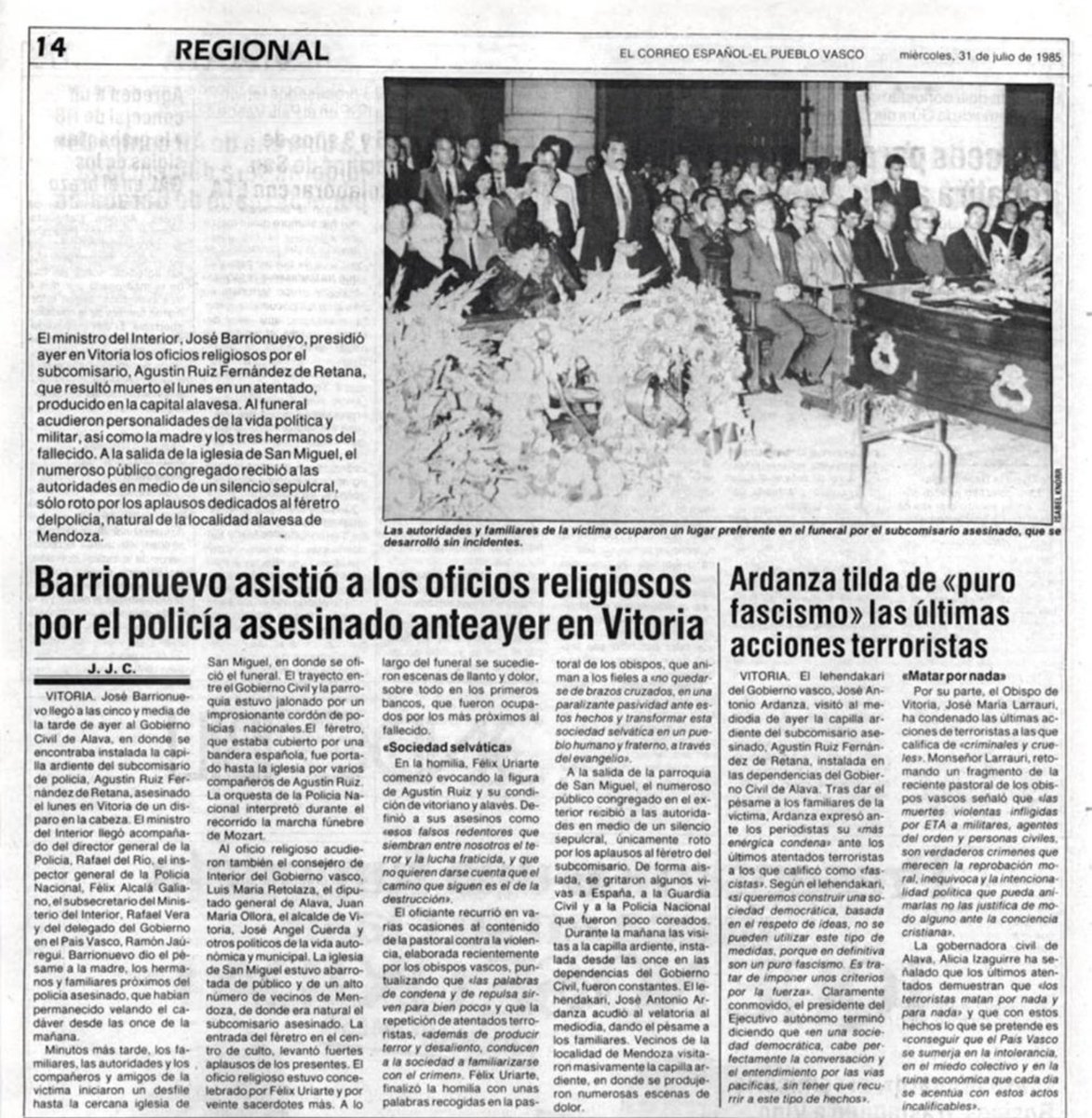 CarlosDeUrrecha's tweet photo. "Cuando nos acercamos estaba tendido en el suelo y de detrás de una oreja manaba abundante sangre'
Subcomisario CNP D. Agustín Ruiz Fernández de Retana asesinado con un tiro en la nuca en Vitoria por los cobardes de ETA

"Era un blanco fácil"
https://t.co/G3GE0JjZ9N https://t.co/hyNVd7GpdA