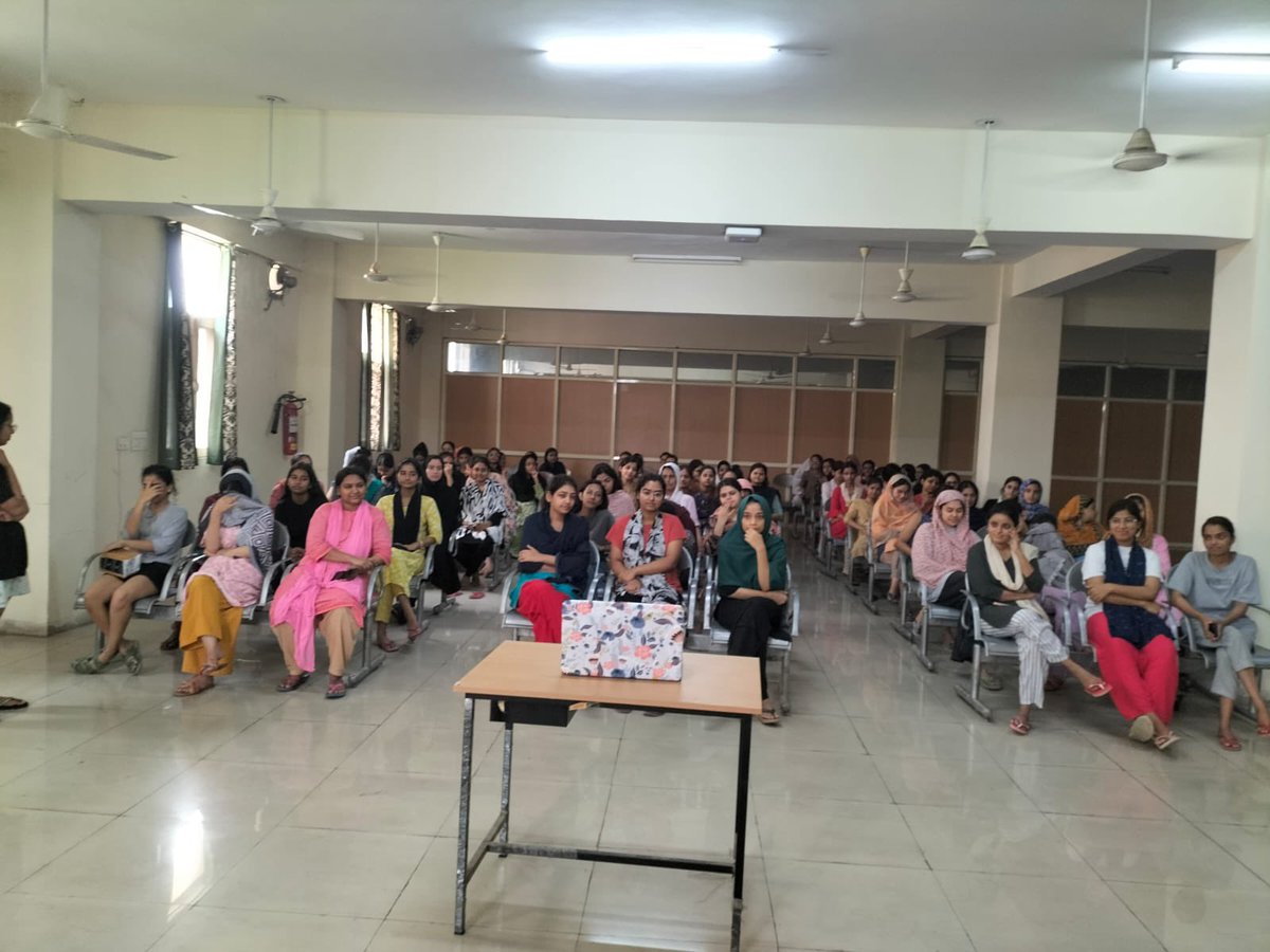 jmiu_official's tweet photo. A large number of students,teachers &amp;non-teaching staff of 
@jmiu_official watched the live streaming of Hon’ble @PMOIndia Shri @narendramodi ‘s address today at Akhil Bhartiya Shiksha Samagam (ABSS)that coincided with the 3rd anniversary of NEP2020. @EduMinOfIndia @dpradhanbjp https://t.co/d7YPnf0u75