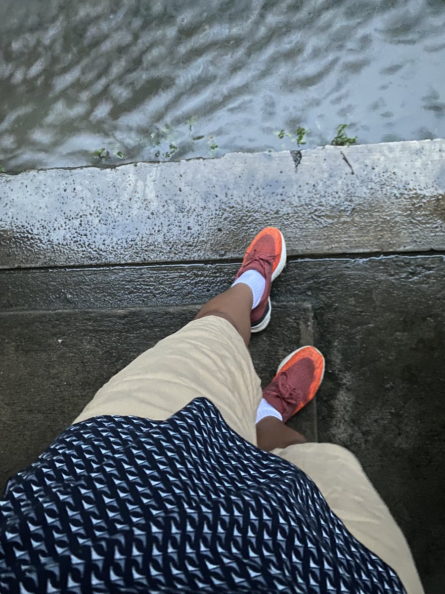 delektorian's tweet photo. It’s been raining in manila https://t.co/pdtjdbrk68