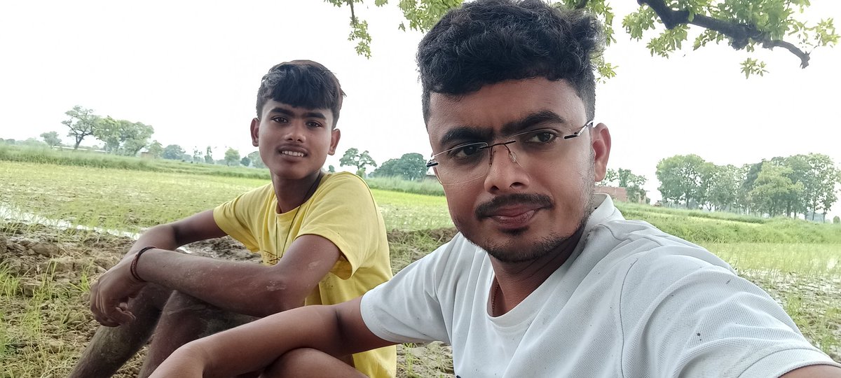 DrMrigendraPat1's tweet photo. हम लोग किसान के पुत्र है दिखावटी नही जमीन मे काम करते है।
#ropan
#dhan
@DrMrigendraPat1 @OBC_MP https://t.co/gvJIIfJGR1