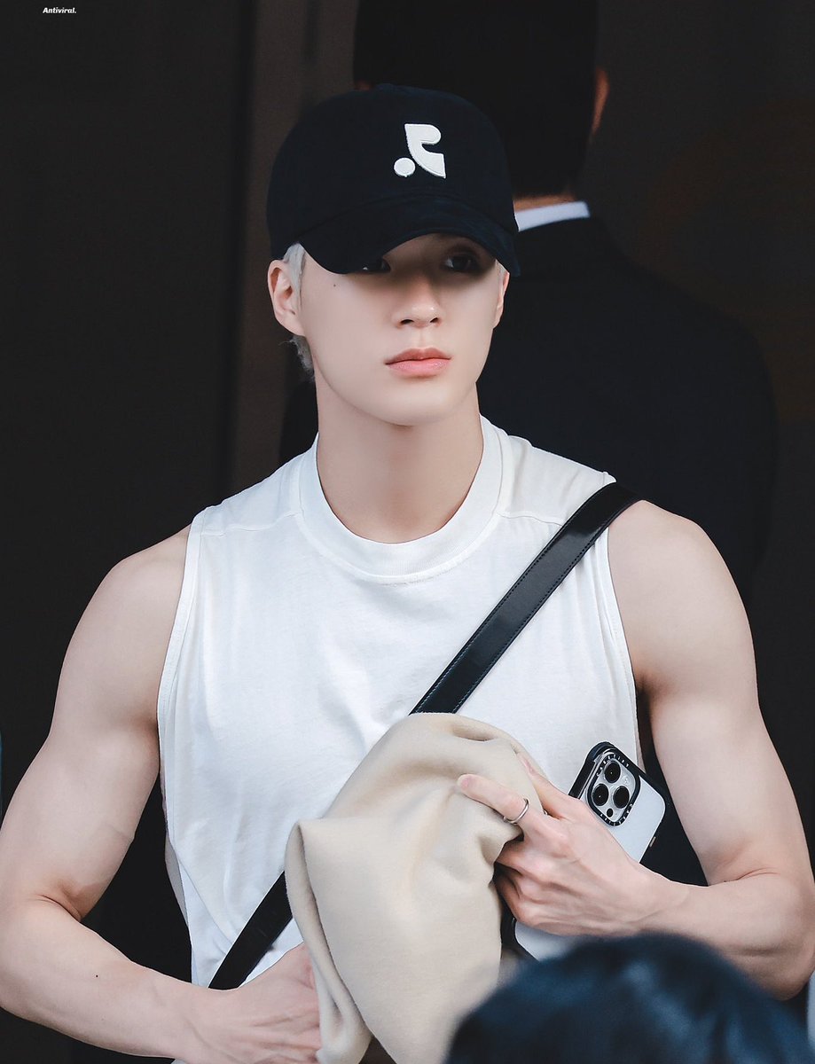 ㅤㅤ

Sabtu-sabtu kok lembur.

ㅤㅤ