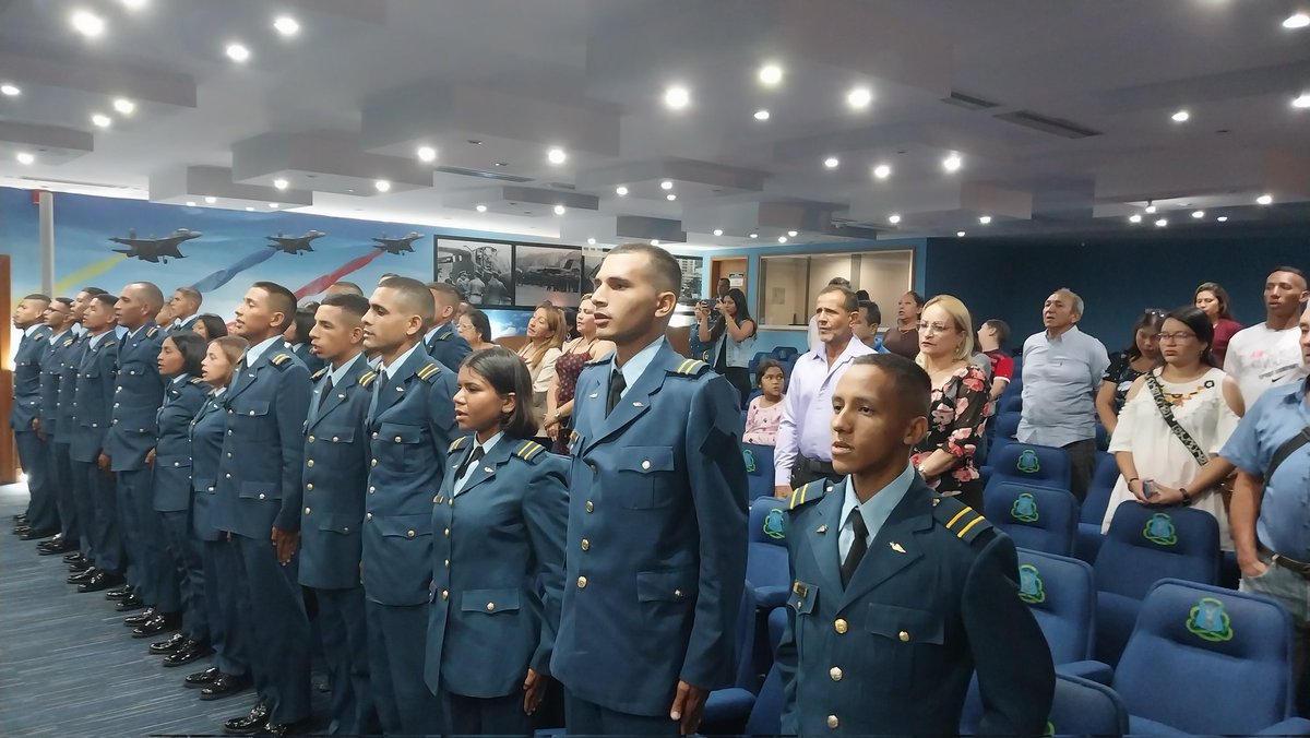 Efotrop38Amb's tweet photo. #28Jul|| @Efotrop38Amb, celebró su Vigésima Séptima promoción, con un total de 85 graduandos: 38 de Policía Aérea,15 Mec��nica Aeroespacial, Bomberos Aeronáutico 14,Operaciones de Artilleria 11,Informatica Basica 01, Mantenimiento de Instalaciones 03 y Armamento Aeroespacial 03. https://t.co/tACDGjzcY1