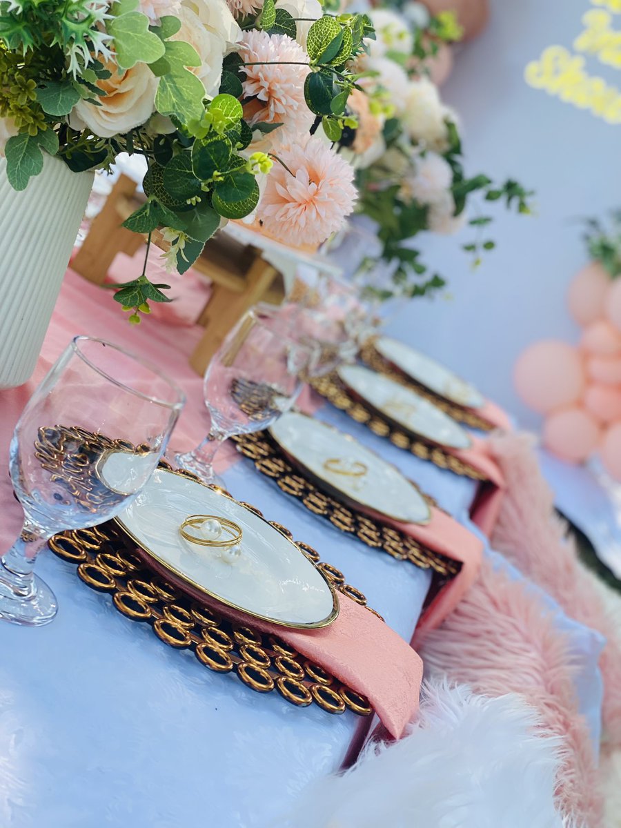 Rennieconcepts's tweet photo. #luxurypicnics #picnics #uganda #kampala https://t.co/273sObbN7s