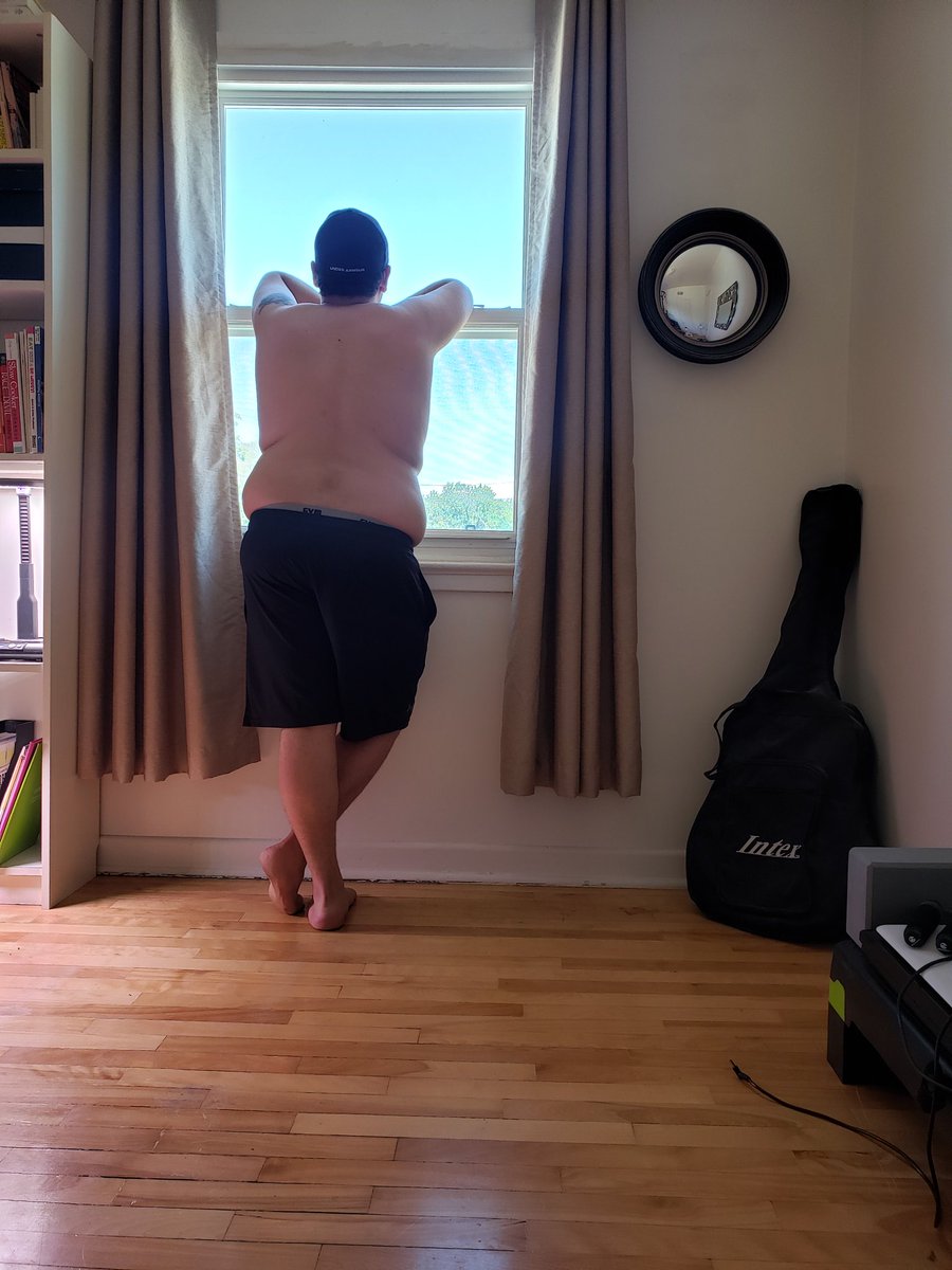 LiamFalksYOW's tweet photo. The weekend is finally here...😊
#beefyguys #gayselfie #gaystagram #instabear #bears #gayself #gaycanadian #gaycubs #gaycubsandbears #gaymotivation #bigguys https://t.co/4BKJYGaQZQ
