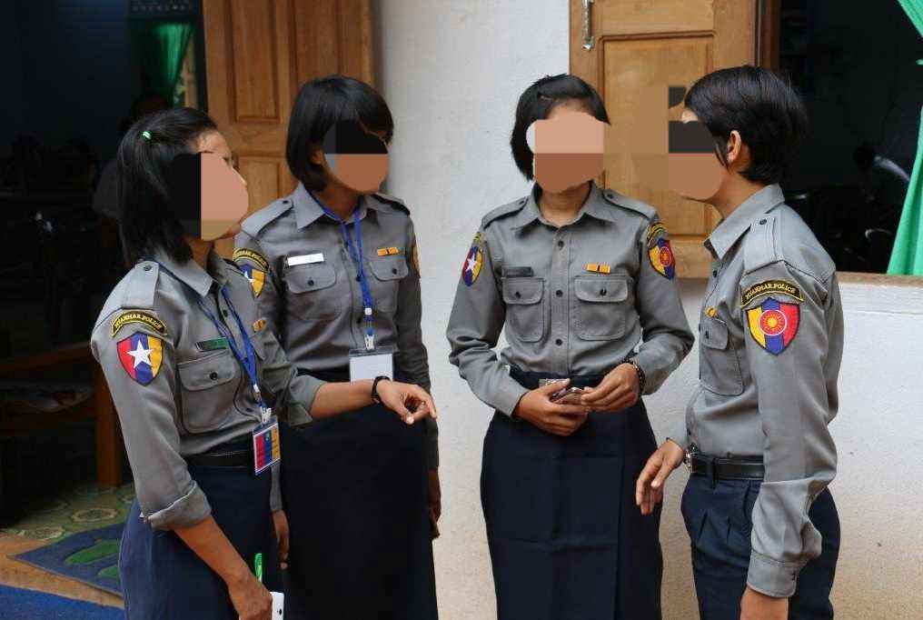 MannShein1's tweet photo. PDF had arrested the corporal female police with pregnant & a female police clerk on Jul21&22 respectively in the #ChaungOo town,#Sagaing Division, according to the police telegram. KTM
#LegalizationOfNUG
#2023Jul29Coup
#WhatsHappeningInMyanmar https://t.co/pR6gGrvoRS