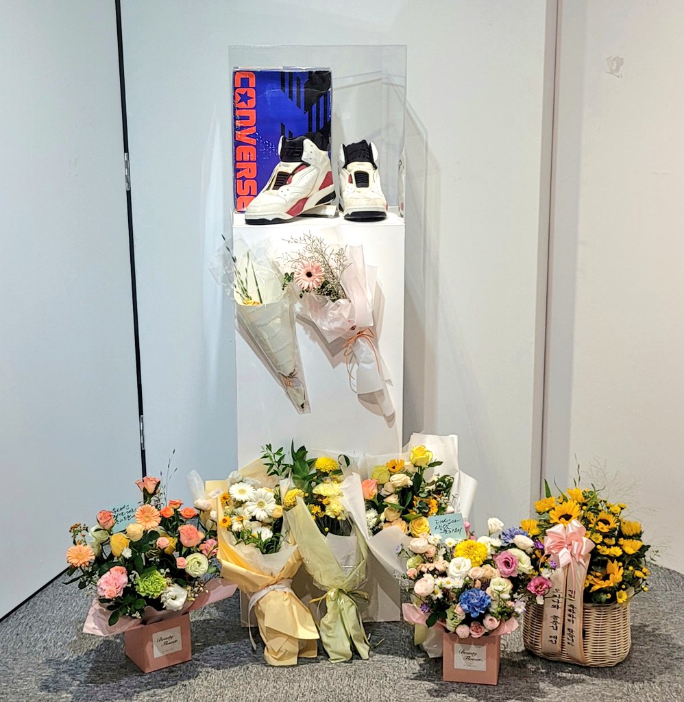 dksmaql11's tweet image. #송태섭생일전시회
#THE_FIRST
#더퍼스트
#여긴_태섭군의_미술관입니다
태섭이 생카에 갔다가 바로 생일 전시회에 다녀왔습니다. 진짜 입구에 들어서자 마자 😳🥹 이런 표정이 나올 정도로 작품들이 전부 다 넘 멋있었어요.

전시회를 주최하신 주최자님들과 모든 작가 님들, 감사합니다.🥰😚