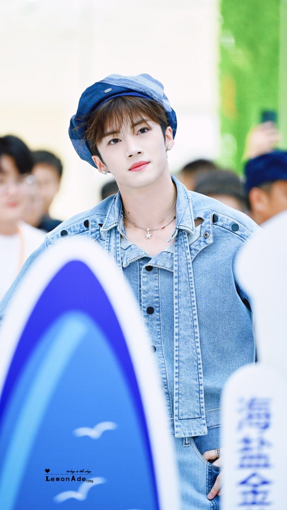 Lemonade__1996's tweet photo. 230729 七分甜 in 🇨🇳JINAN HD 2

너무 오래 만났어🧐

#옌안 #YANAN #闫桉 #イェナン
#펜타곤  #PENTAGON https://t.co/FPr7dwWZIt