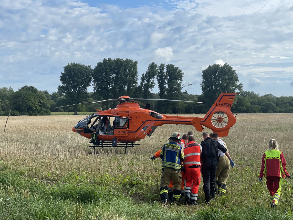 FWMeerbusch's tweet photo. Feuerwehr startet mit zwei Brandeinsätzen ins Wochenende Meerbusch | CO-Löschanlage verhindert schlimmeren Brand in der Entstehungsphase | Schwerverletzte Person bei Wohnungsbrand in Strümp
Hier ist unser Bericht 👇 
https://t.co/XNEEFBM0qd https://t.co/y2H75y9Whk