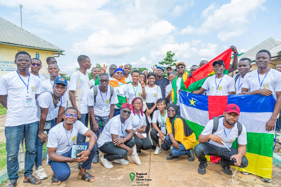 gbatinazif's tweet photo. Nous avons eu l'honneur de représenter notre cher pays le Togo 🇹🇬 lors de la 4 édition du Regional Youth Climate Camp #RYCC au Bénin. Oui nous avons compris que c'est le moment où jamais d'agir pour le climat , une initiative de l'association @ADCEJinter recevez nos gratitudes. https://t.co/k7AGnq4jGm
