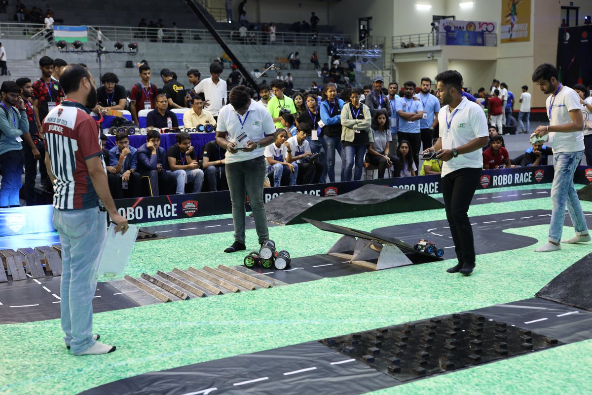 technoxian's tweet image. Robo Race: Feel the adrenaline rush as high-speed robots compete for glory!🏎️🤖 Experience the excitement of #RoboRace at #TechnoXian2023