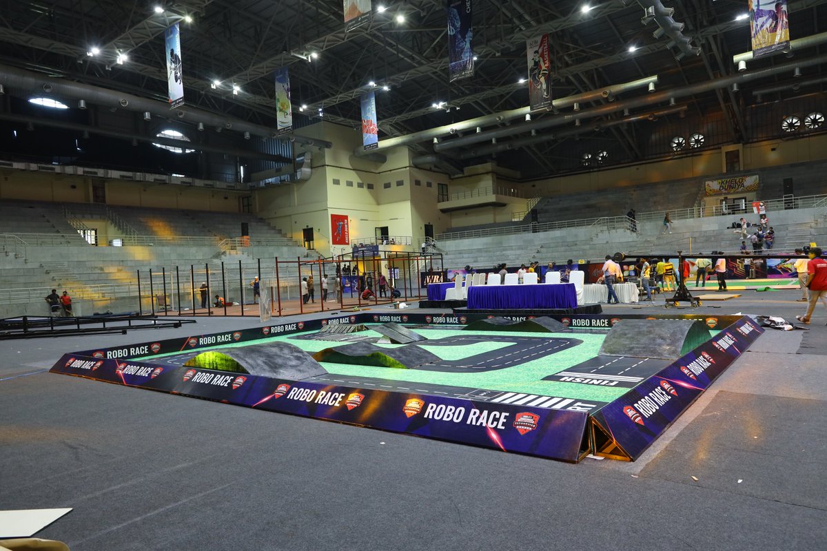 technoxian's tweet image. Robo Race: Feel the adrenaline rush as high-speed robots compete for glory!🏎️🤖 Experience the excitement of #RoboRace at #TechnoXian2023