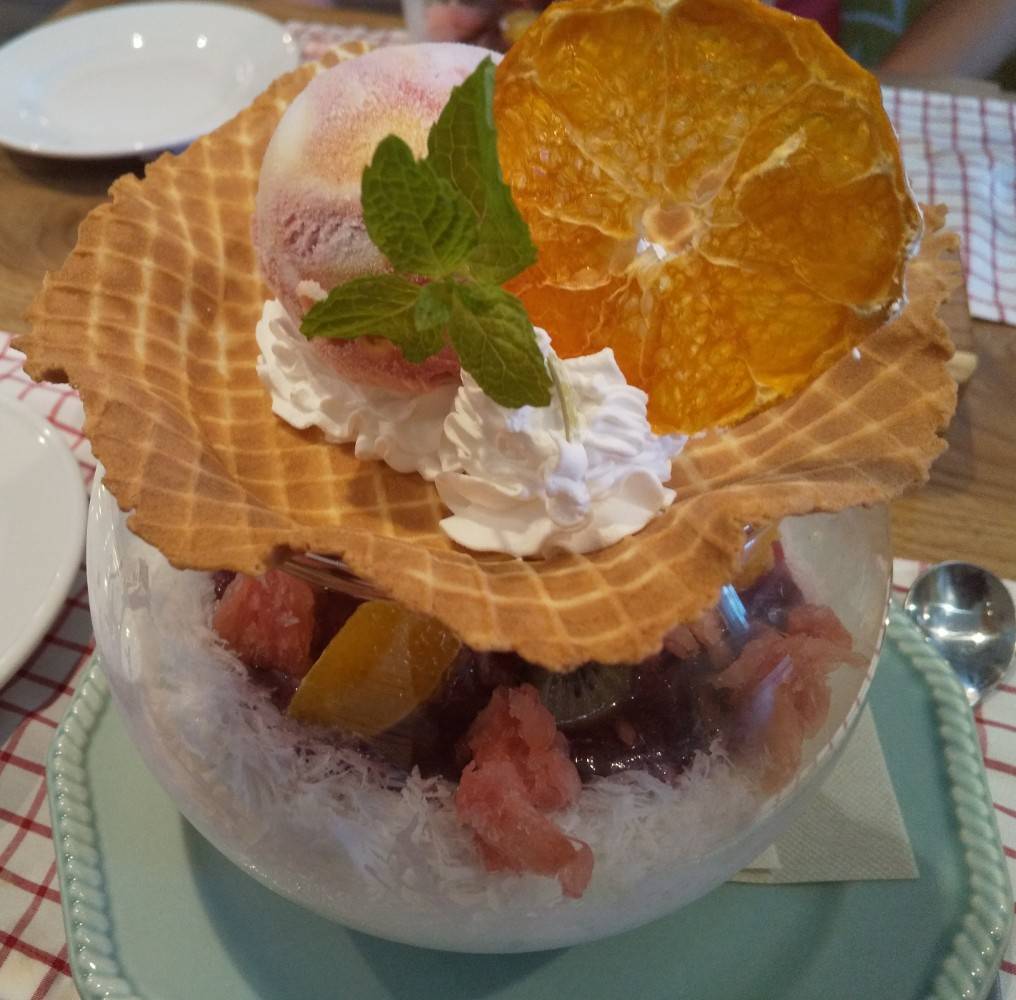 aichi_ken_hero's tweet image. ここは絶対に行きたかったのであります！！
フルーツたっぷりさわやか🎵

#あいちスノーブーケ 
#西尾
#Lapi cafe
#ぐっさんも食べた
#真ん中にドアノブ