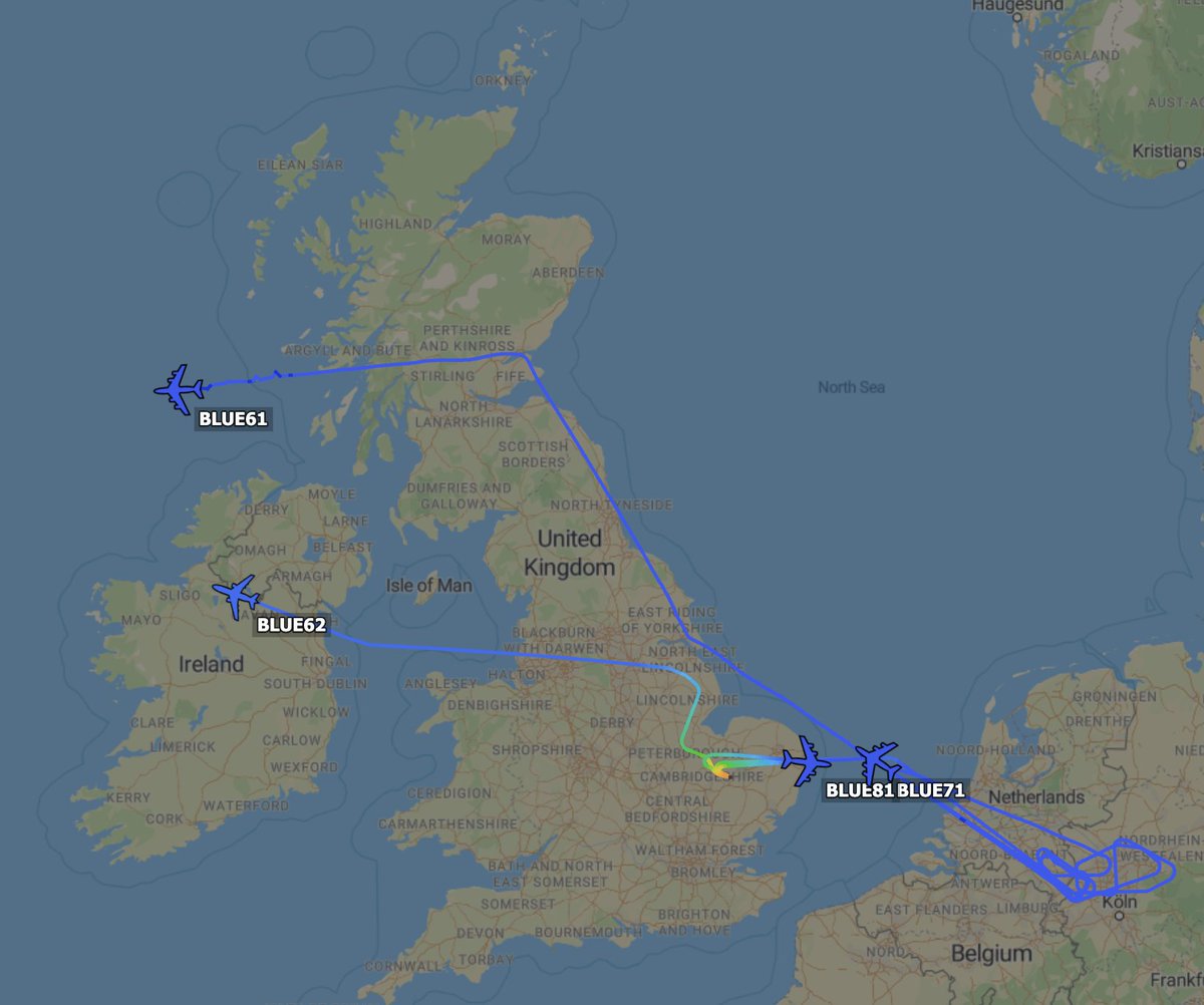 TheSnoopySnoop's tweet photo. #BLUE61 KC-135 #AE062B 60-0353
#BLUE62 KC-10A #AE012F 79-1950
#BLUE71 KC-135 #AE0424 60-0333
#BLUE81 KC-135 #AE04C1 58-0125

#avgeek #planespotting https://t.co/uLAqwU8rI6