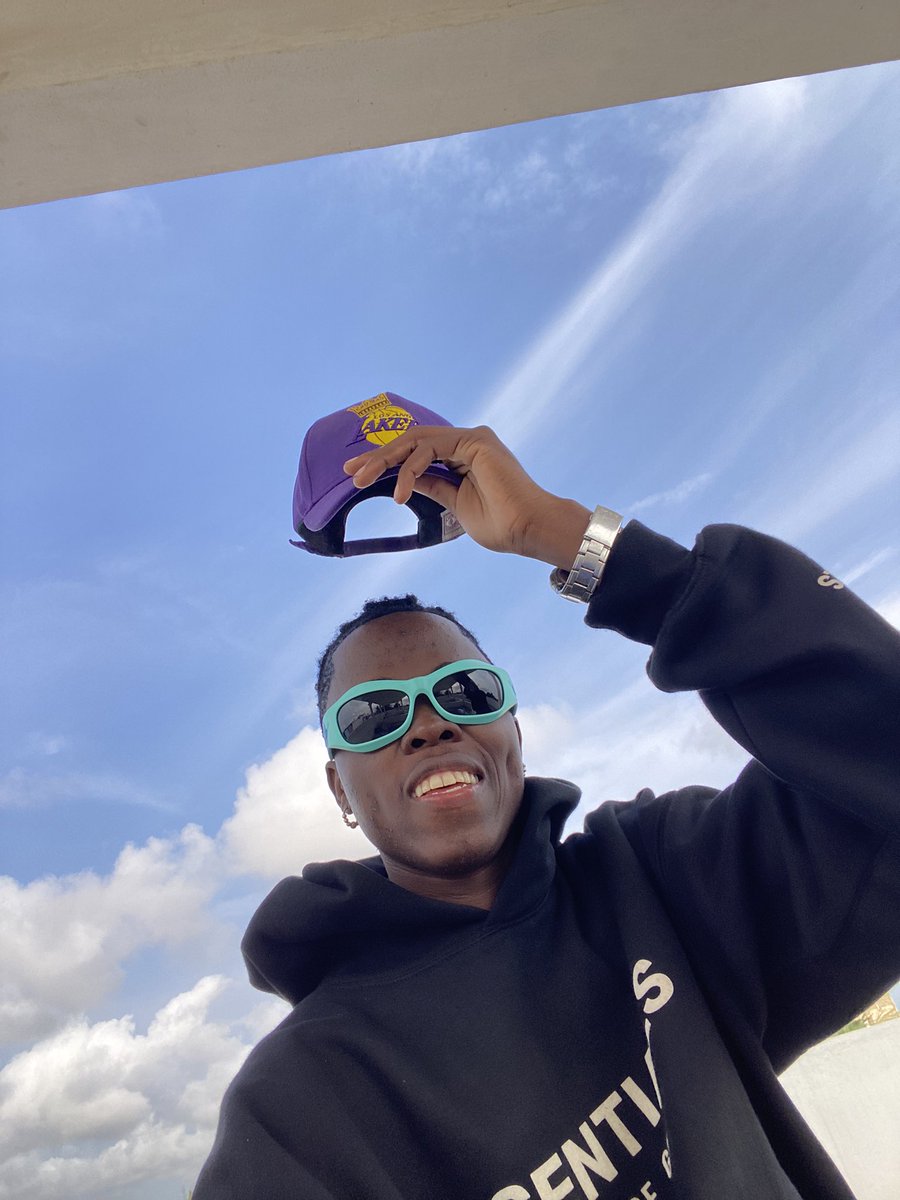 Talakaka3's tweet photo. Good week-end 💜

Le new hit c’est pour bientôt abonnez-vous à ma chaîne YouTube lien en CM .

#RudeNation https://t.co/1Shf1x07qL